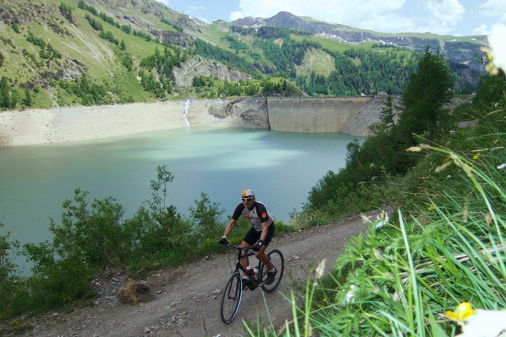 Dam and Lac de Tseuzier