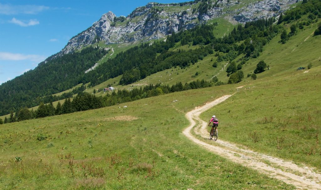 Remote Annecy Cols: Col de la Frasse, Col de Bornette, Golet de Doucy